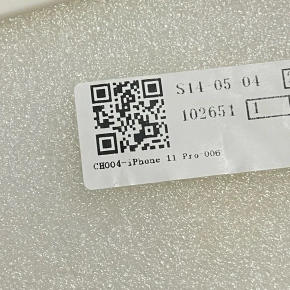 IPhone 11 PRO Hello Kitty Silicone Case - Picture 3 of 3